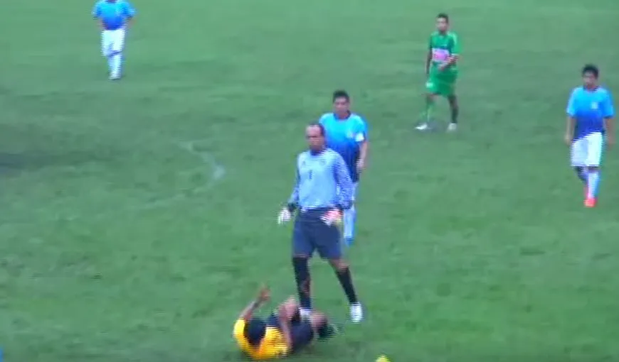 Riscă suspendarea pe viaţă pentru că l-a atacat pe arbitru. Gestul nebun al unui portar din Peru VIDEO