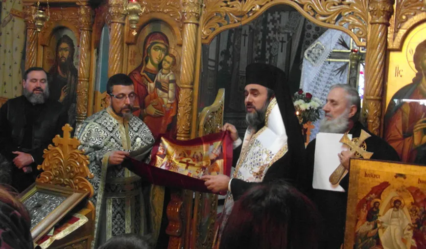 Credincioşii excomunicaţi cer ajutorul Patriarhiei. Soţia unuia dintre ei, internată după decizia bisericii