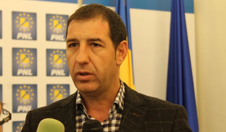 Primar din Arad şi trei oameni de afaceri, reţinuţi pentru fraudare de fonduri europene