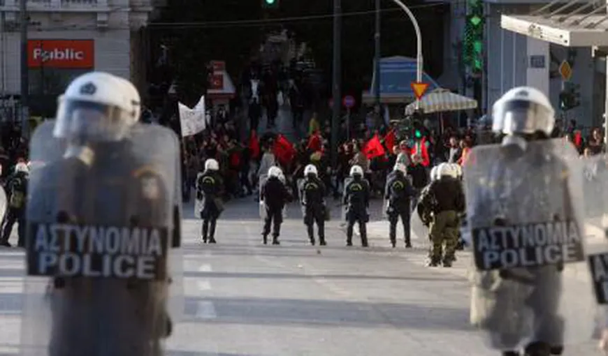 Violenţe în Grecia: Ciocniri între forţele de ordine şi protestatari antisistem