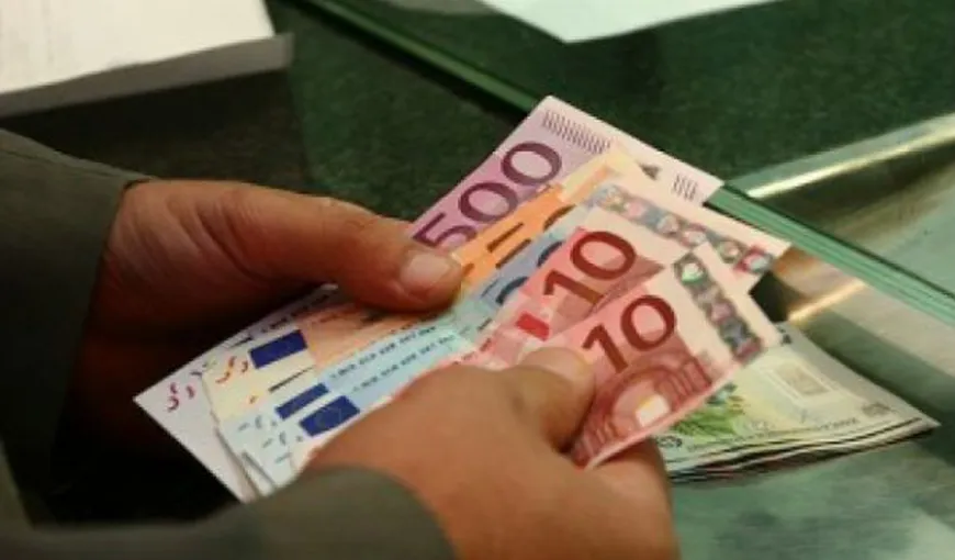 O bancă a despăgubit o familie cu 30.000 de euro pentru RATE ABUZIVE