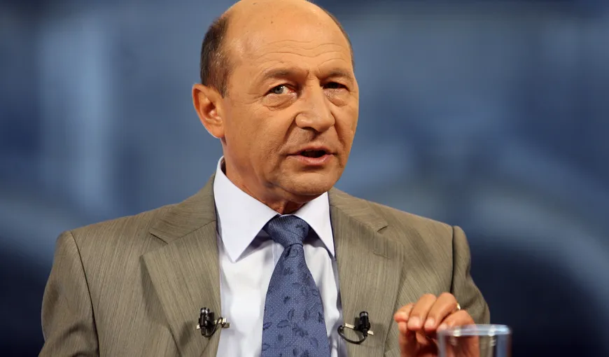 Traian Băsescu: Iohannis e un NAIV. Toată lumea a fost de acord să îşi mărească salariile