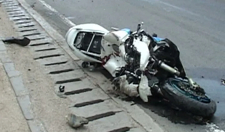 Un motociclist teribilist, implicat într-un accident grav. Tânărul a murit la spital VIDEO