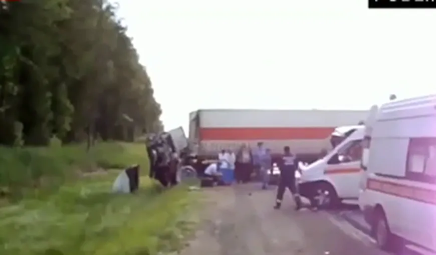 CARNAGIU. Şase oameni au murit într-un accident de circulaţie în Smolensk, Rusia