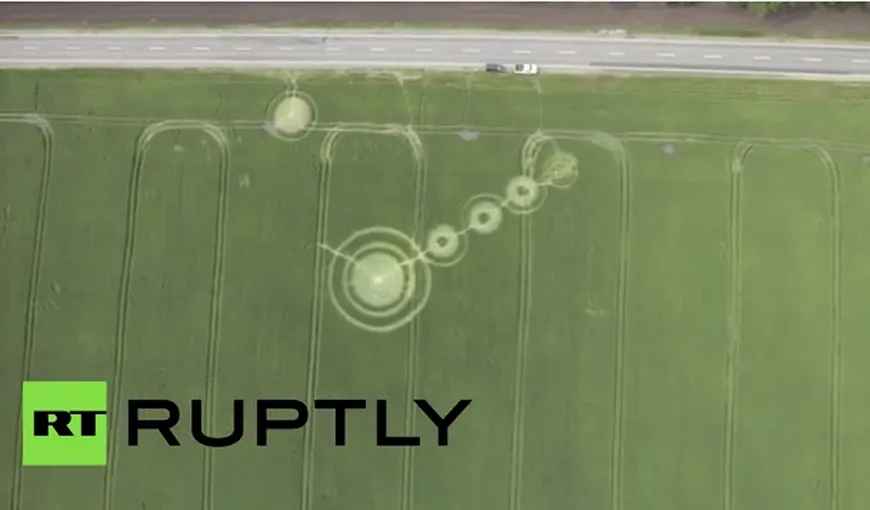 Cercuri bizare au apărut într-un lan din Rusia VIDEO