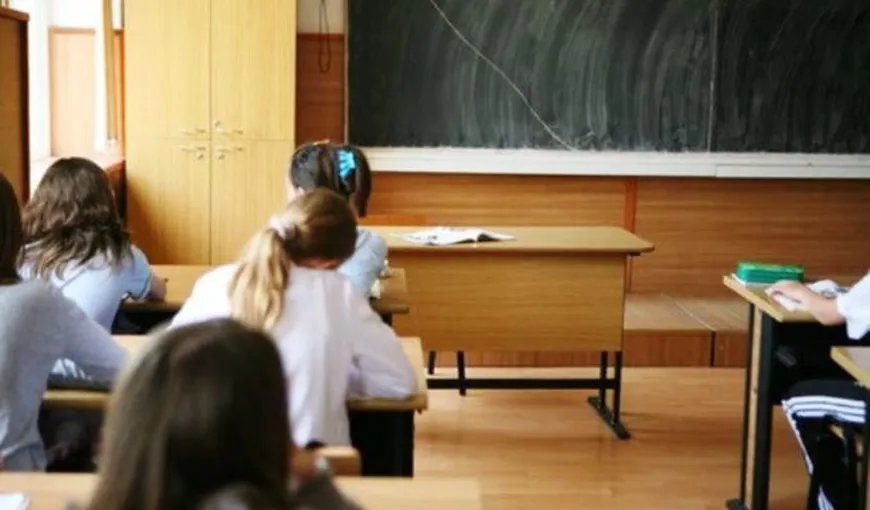 EVALUARE NAŢIONALĂ 2015 EDU.RO: Elevii de clasa a VIII-a au dat, marţi, examen la Limba maternă