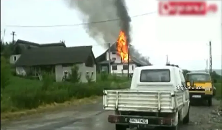 Incendiu VIOLENT în Bistriţa-Năsăud. O brutărie şi o moară s-au făcut scrum VIDEO