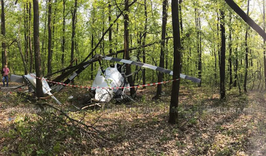 Elicopter prăbuşit la Suruceni. Pilotul a făcut PANA PROSTULUI VIDEO