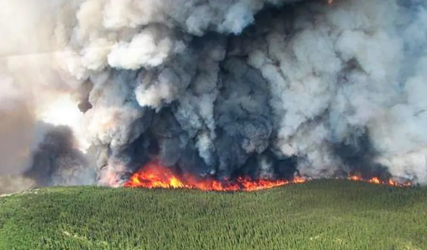 Incendii de vegetaţie în Canada