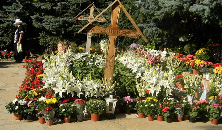Pelerin mort la mormântul lui Arsenie Boca