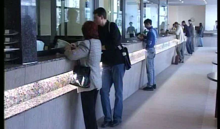 Românii cu credite în franci vor rate mai mici cu 25 %. Clienţii propun un proiect de lege