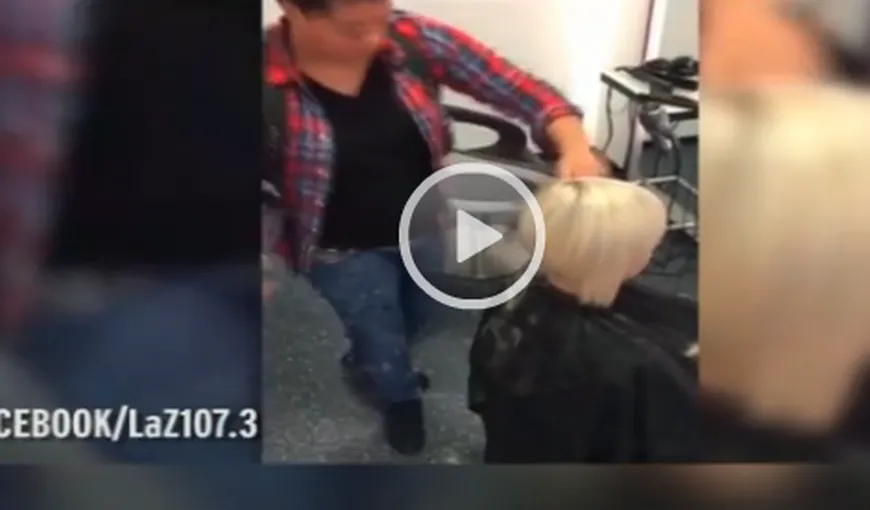 O COAFEZĂ face furori pe internet după ce îi oferă unei cliente tunsoarea de vis într-un singur minut VIDEO