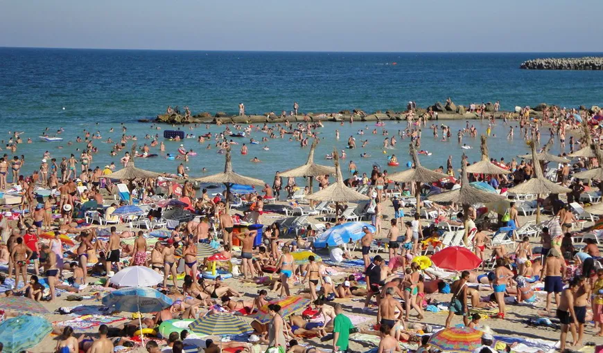 Turiştii prezenţi în acest weekend pe litoralul românesc au cheltuit aproape 12 milioane de euro