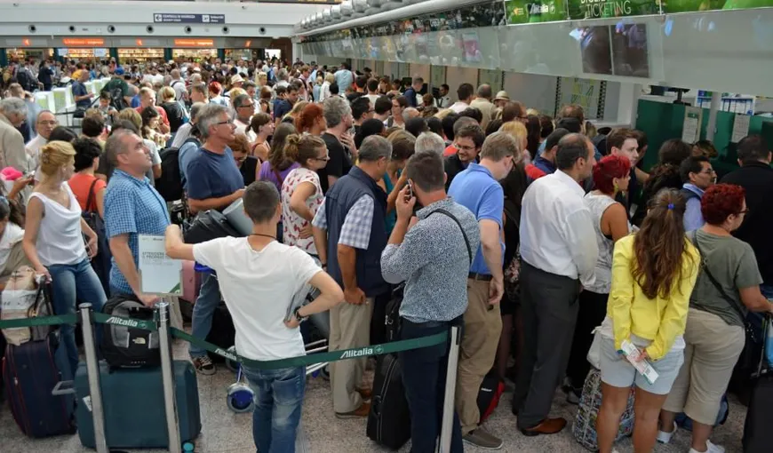 HAOS pe aeroportul Fiumicino din Roma. Pasageri şi angajaţi, la un pas de bătaie după o pană de curent VIDEO