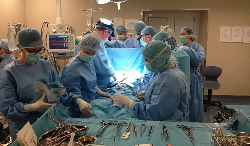 Premieră în Spitalul Fundeni. S-au făcut primele implantări de proteză de valvă aortică pe cale minim invazivă