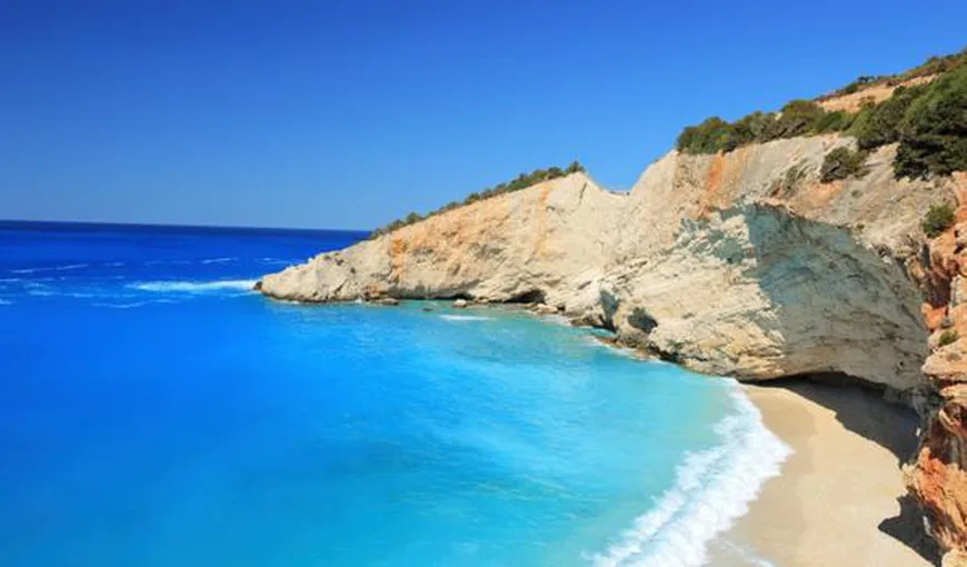Impresii calde din insula Lefkada, Grecia. Pe urmele celebrului albastru infinit