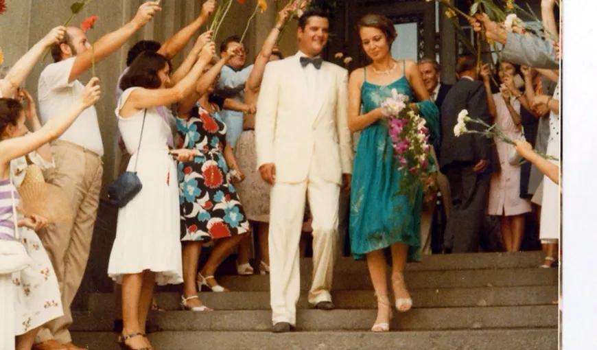 Adrian Năstase, fotografie din tinereţe alături de soţia, Dana: „Au trecut 30 de ani”