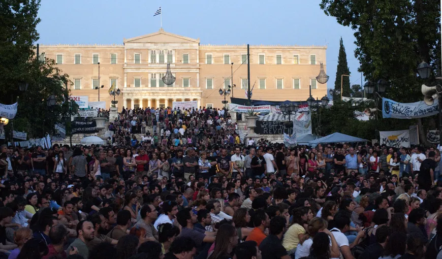 Manifestaţii de amploare la Atena, înainte de referendum. Zeci de mii de oameni au ieşit în stradă