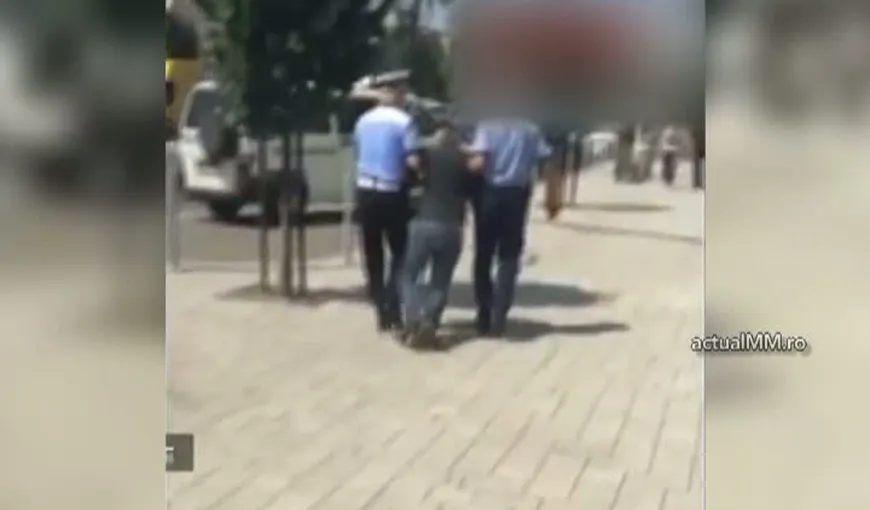 Caz şocant în Baia Mare. Intersecţie blocată după ce un şofer a intrat în comă la volan VIDEO