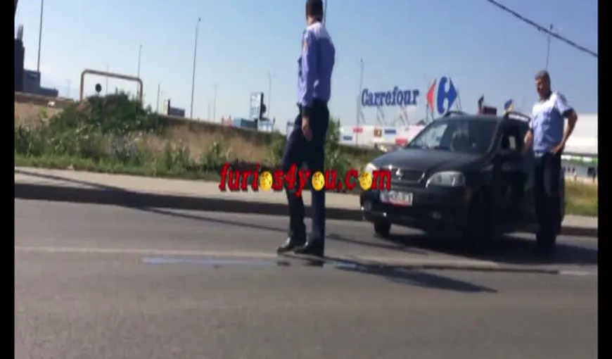 Un şofer din Sibiu, ameninţat de un poliţist: „Te iau de gât şi te trântesc dacă nu îmi dai actele” VIDEO
