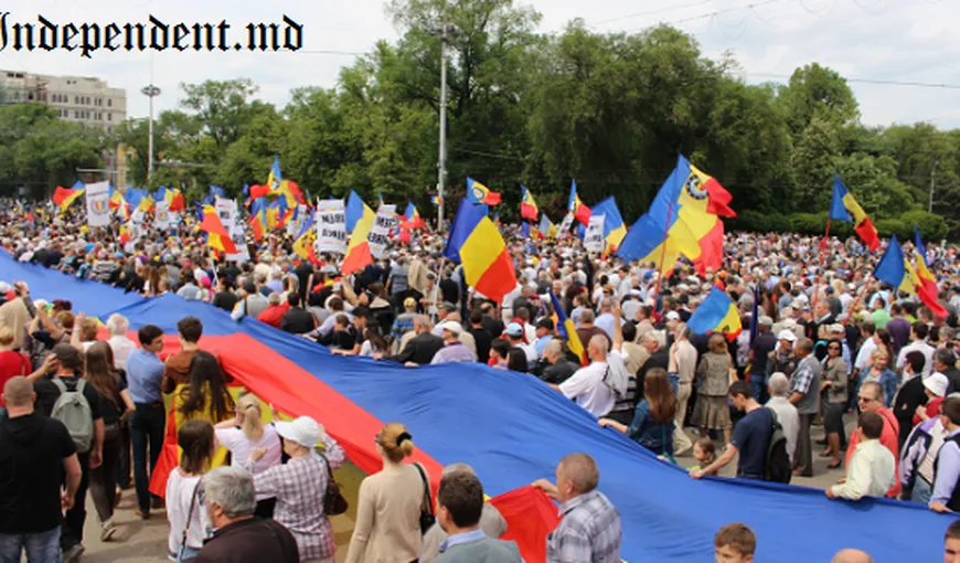 Cetăţenii Republicii Moldova cer unirea cu România la Marea Adunare Naţională