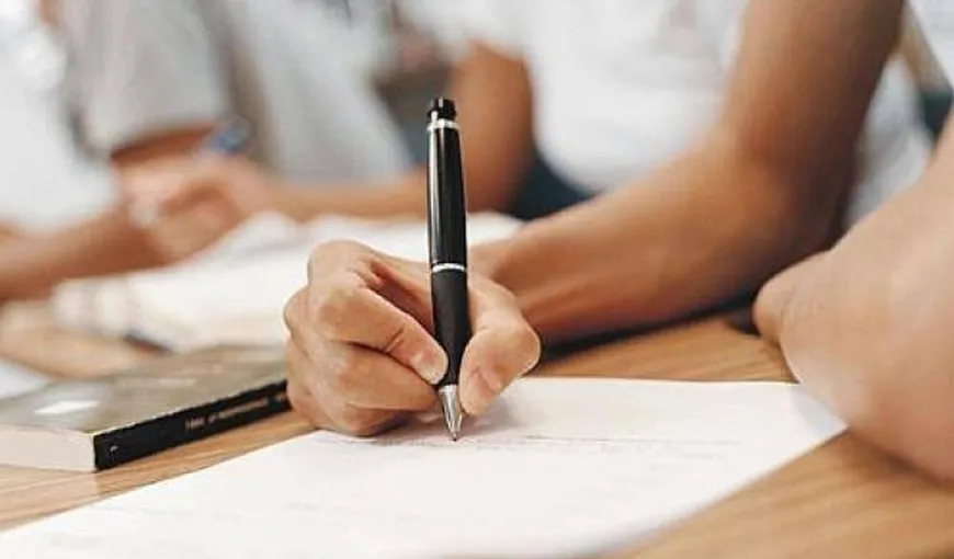 BAC 2015: Absolvenţii de liceu au dat examen la MATEMATICĂ ŞI ISTORIE