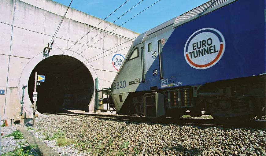 Imigranţii au perturbat din nou traficul feroviar din Eurotunel