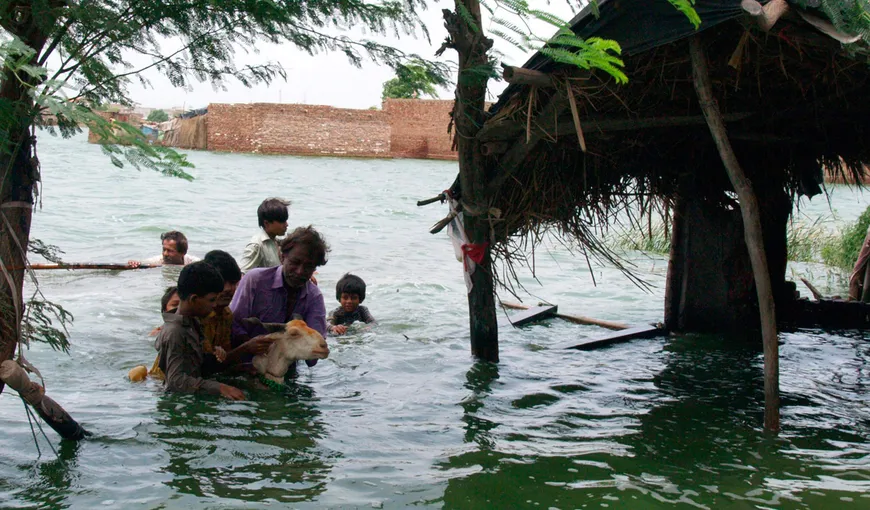 Sute de morţi şi milioane de evacuaţi în urma musonul din Asia