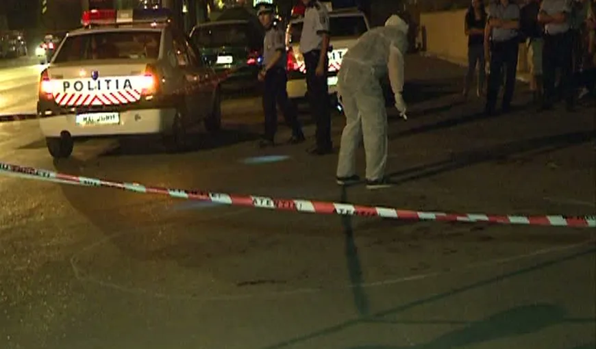 Scene şocante la intrarea în Mogoşoaia. Doi bărbaţi, înjunghiaţi din cauza unei fete VIDEO