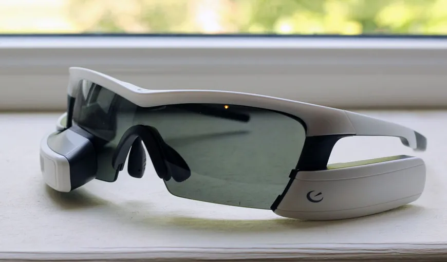 Ochelarii care te fac spion: Au GPS şi cameră încorporată VIDEO