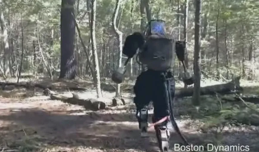 Robotul humanoid care aleargă prin pădure. Imagini în premieră cu noul Terminator VIDEO