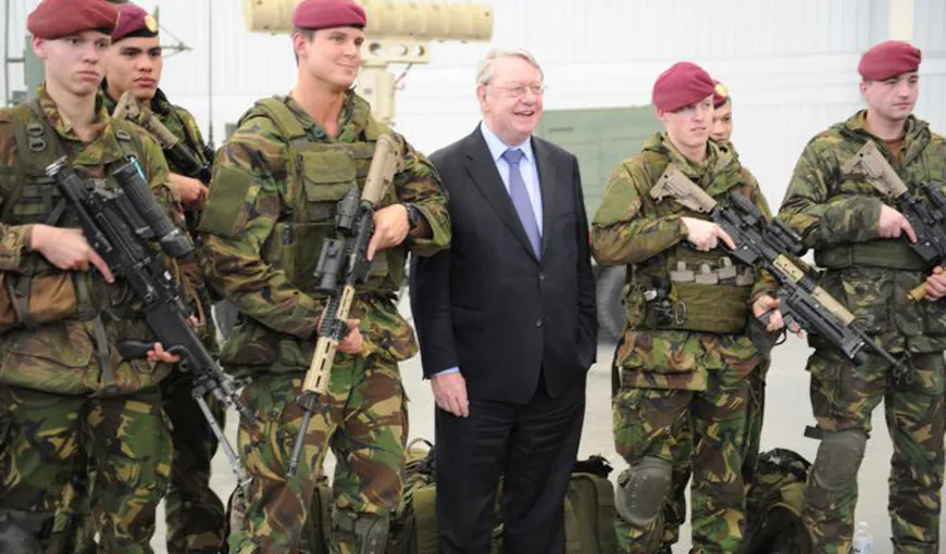 Situaţie ridicolă în pregătirea armatei olandeze: Eşti nevoit să strigi poc, poc, poc dacă nu ai gloanţe