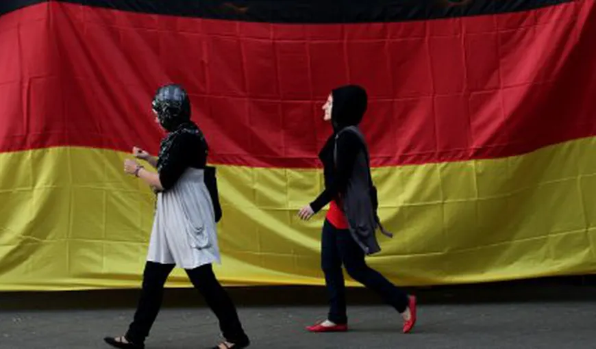 Germania s-a săturat de imigranţi. Angela Merkel cere să se ia măsuri în faţa valului de refugiaţi