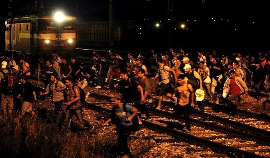Tren ungar cu sute de imigranţi, BLOCAT la frontiera cu Austria, pentru control