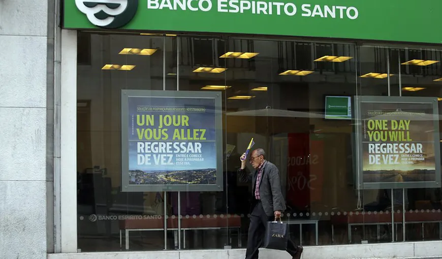 Bătăi la Lisabona între clienţii unei bănci şi poliţie. Oamenii şi-au pierdut economiile de-o viaţă