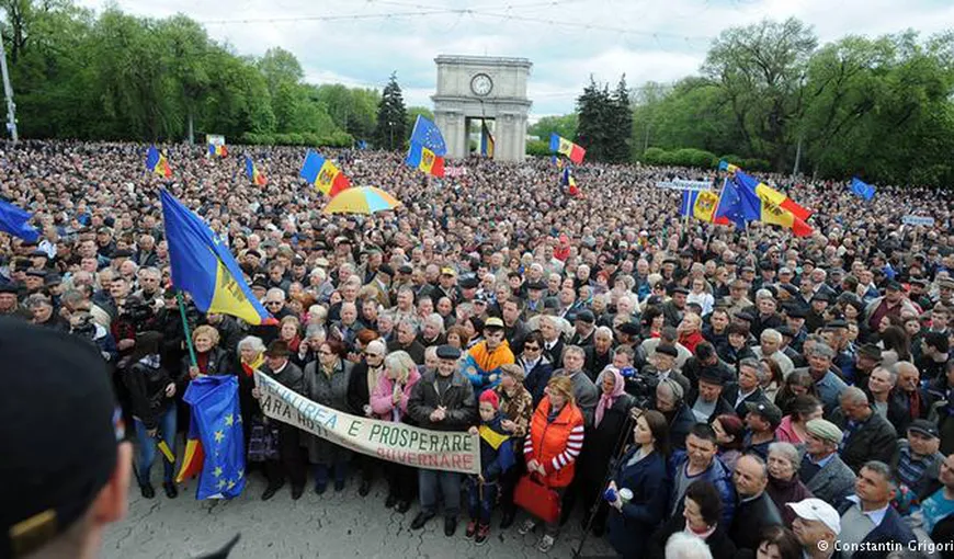Organizatorii protestelor de la Chişinău îndeamnă populaţia la nesupunere şi grevă generală