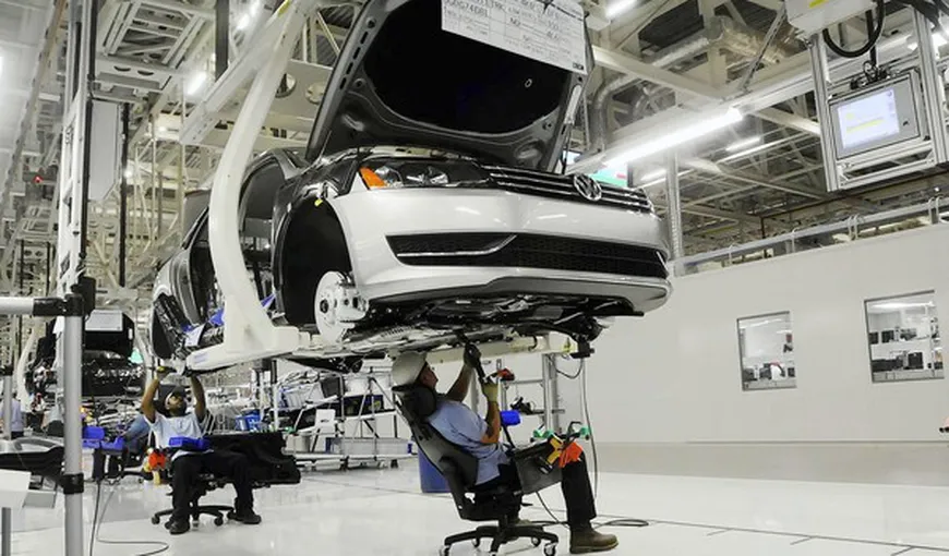 Volkswagen va opri comercializarea unor modele diesel fabricate în 2015