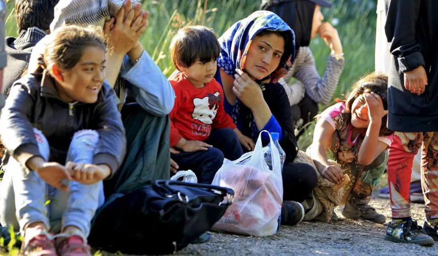 CRIZA IMIGRANŢILOR. Aproximativ 800 de imigranţi au trecut frontiera ungaro-austriacă pe jos