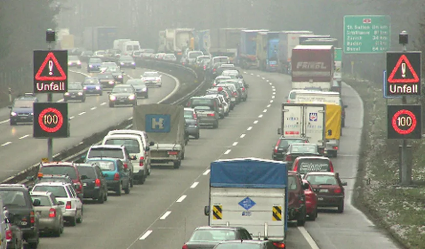 Efectul controalelor la frontieră: Zeci de kilometri de ambuteiaje pe autostrăzile din Austria