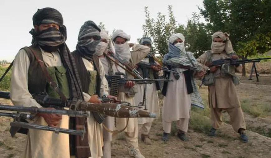 Talibanii preiau controlul asupra unui oraş strategic din nordul ţării