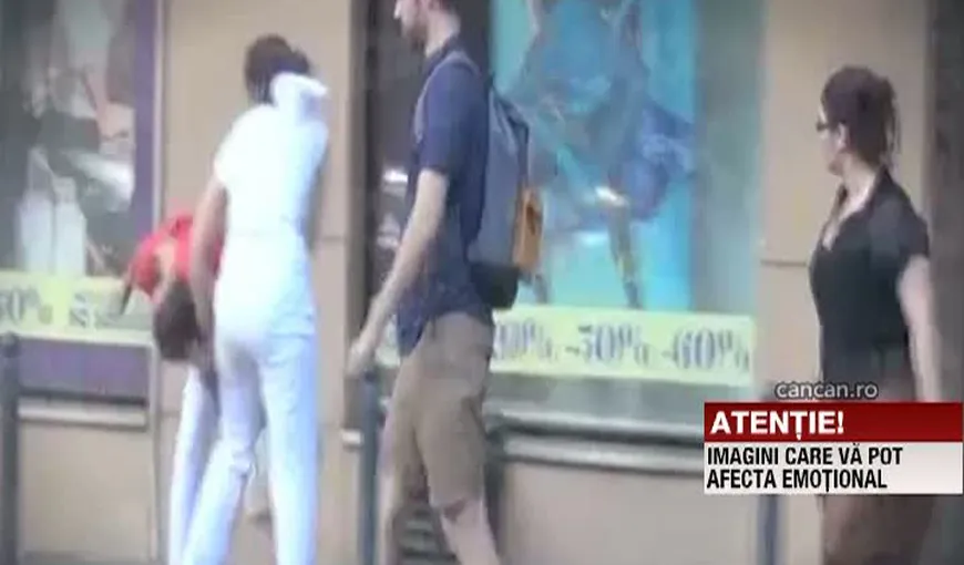 BĂTAIE în plină stradă, în Capitală: O tânără a fost lovită cu pumnii şi picioarele VIDEO