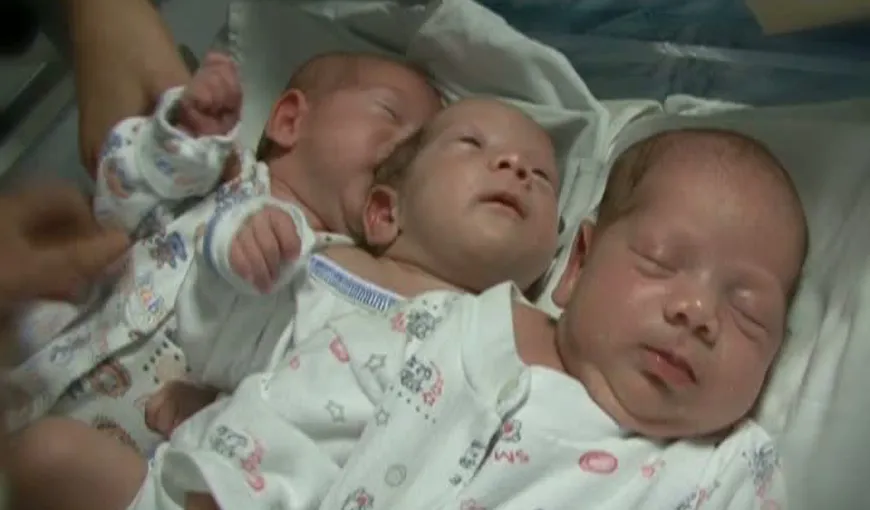 O româncă din Anglia vrea să adopte tripletele abandonate în spital. Femeia, în lacrimi: Dumnezeu ne încearcă