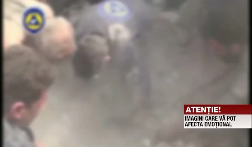 Scene cutremurătoare. Un bărbat şi un băieţel, salvaţi de sub dărâmături în Siria VIDEO