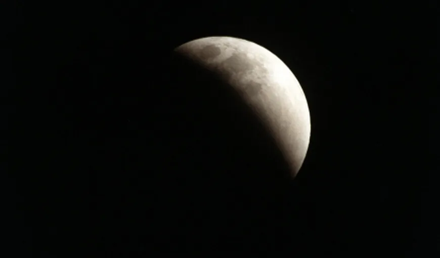 Eclipsa totală de lună de pe 28 septembrie DEZLĂNŢUIE patru semne zodiacale