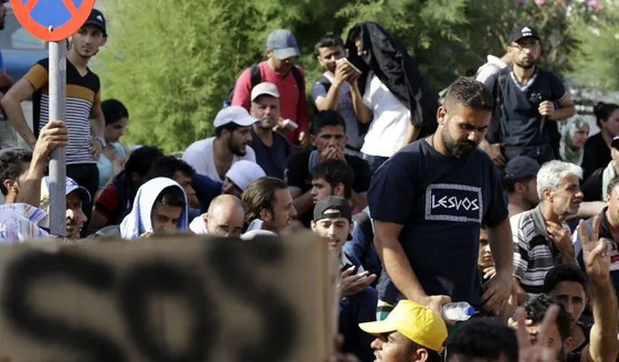 Sute de refugiaţi, împiedicaţi de forţele turce să meargă în Grecia, au plecat spre Bulgaria