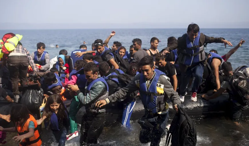 CRIZA IMIGRANŢILOR. Peste 15.000 de refugiaţi se află în Grecia, în insula Lesbos