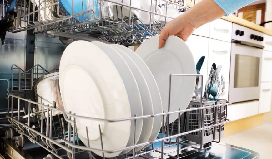 Lucruri pe care le poţi curăţa în maşina de spălat vase. Nu te-ai fi gândit la ele