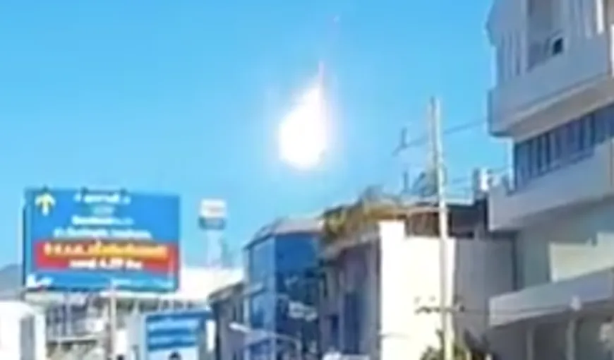Thailandezii, stupefiaţi. O minge de foc a străbătut cerul deasupra capitalei Bangkok VIDEO