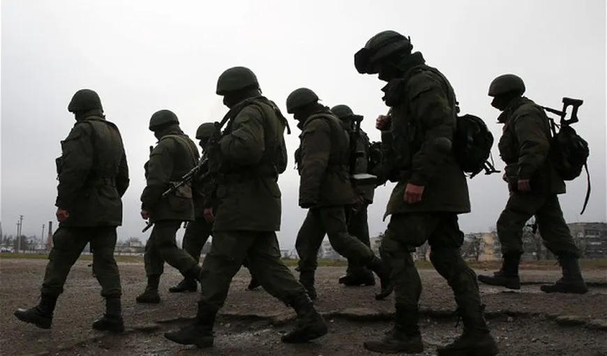 Rusia menţine ZECI de MII de MILITARI la frontiera cu Ucraina