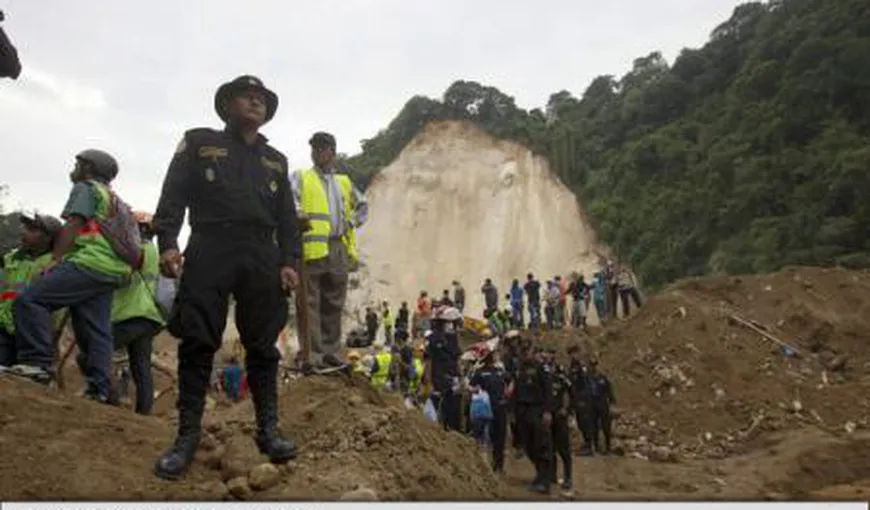Alunecare de teren în Guatemala. Cel puţin 56 de morţi şi peste 350 de dispăruţi